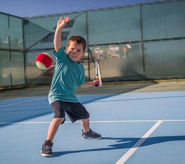 Tennis & Racket Sports Equipment